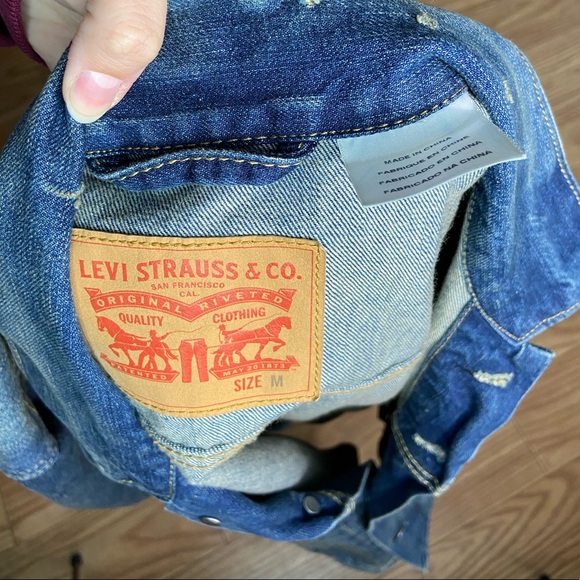 Levi’s Denim Jacket - Picture 3 of 4